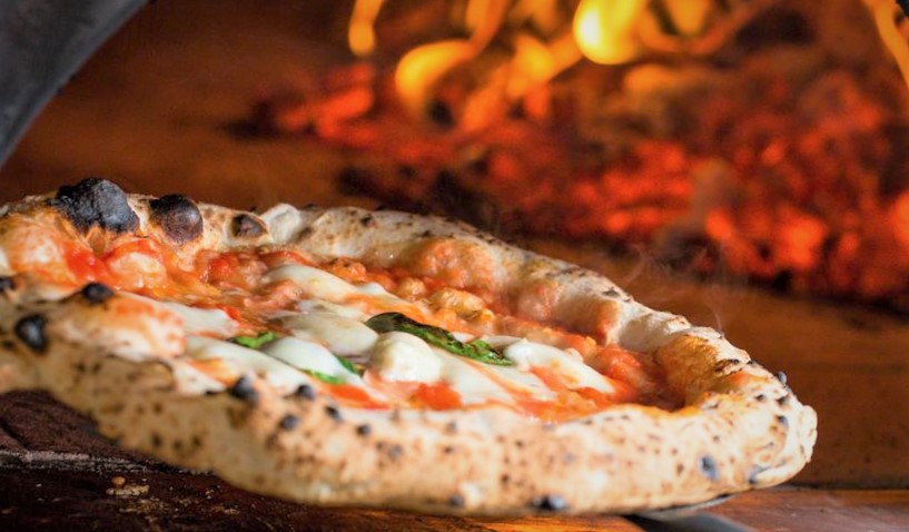 La Margherita et la Marinara, les deux grands classiques de la pizza napolitaine !